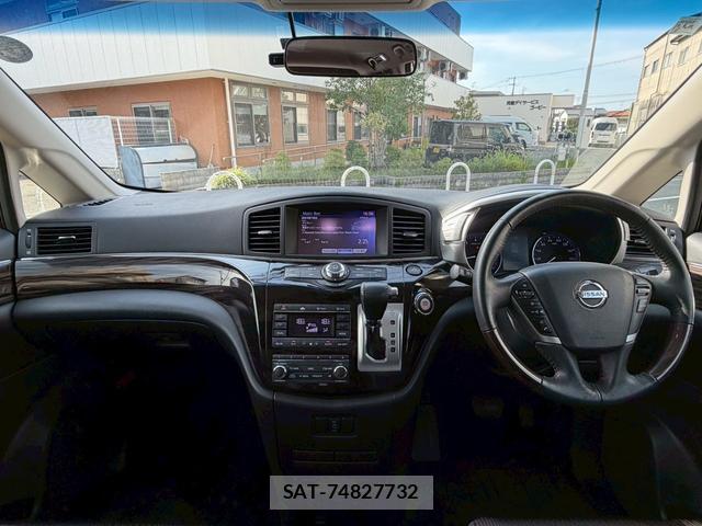 Nissan ELGRAND 2018-05 8222500-8