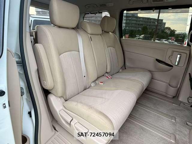 Nissan ELGRAND 2013-06 8222684-13