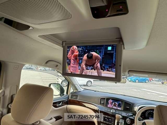 Nissan ELGRAND 2013-06 8222684-16