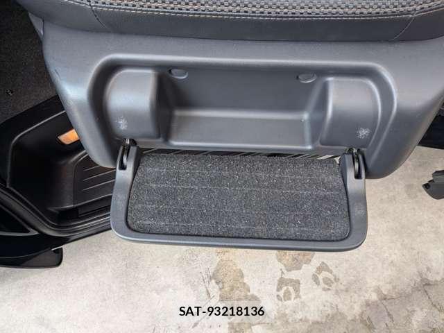 Nissan ELGRAND 2008-01 8223179-2