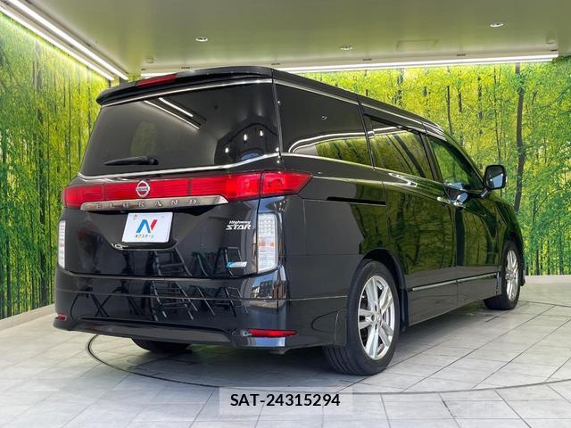 Nissan ELGRAND 2013-11 8223955-17