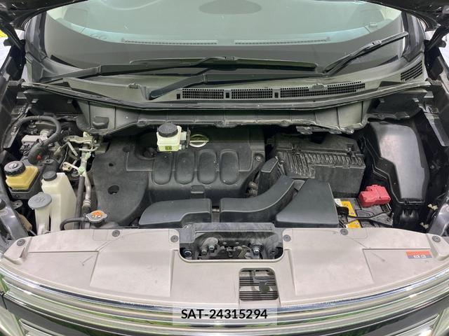 Nissan ELGRAND 2013-11 8223955-18
