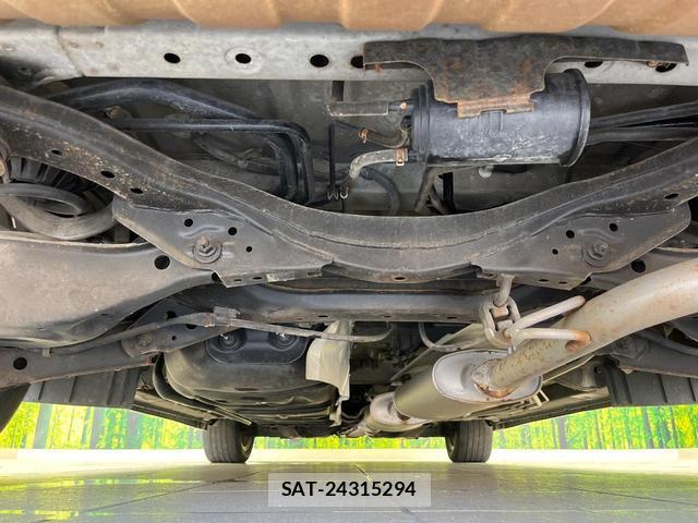 Nissan ELGRAND 2013-11 8223955-19