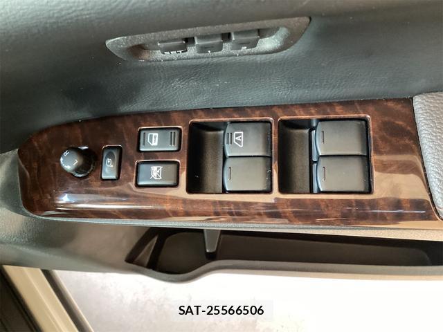 Nissan ELGRAND 2010-11 8224528-10