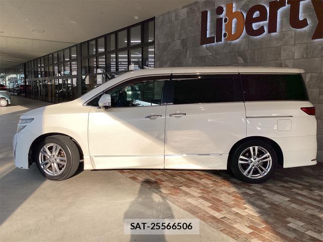 Nissan ELGRAND 2010-11 8224528-17