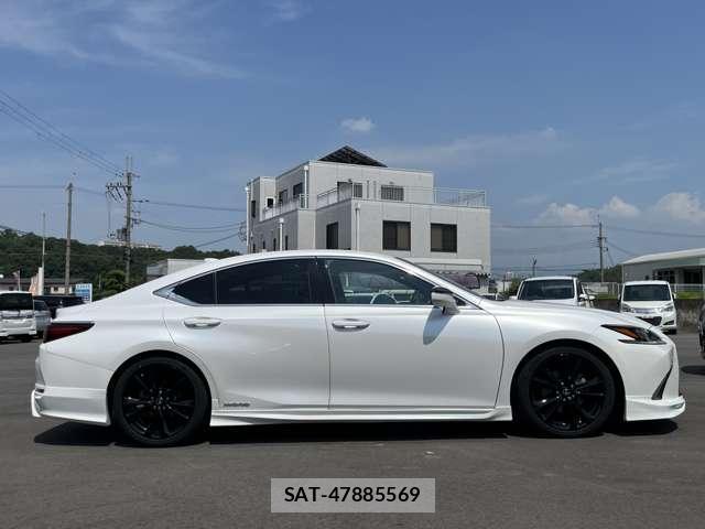 Lexus ES 2019-03 8217169-12
