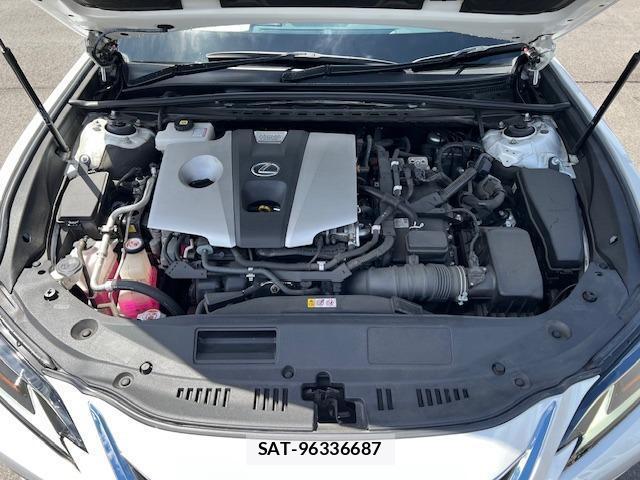 Lexus ES 2021-05 8221324-10
