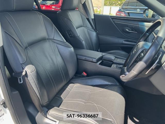 Lexus ES 2021-05 8221324-2