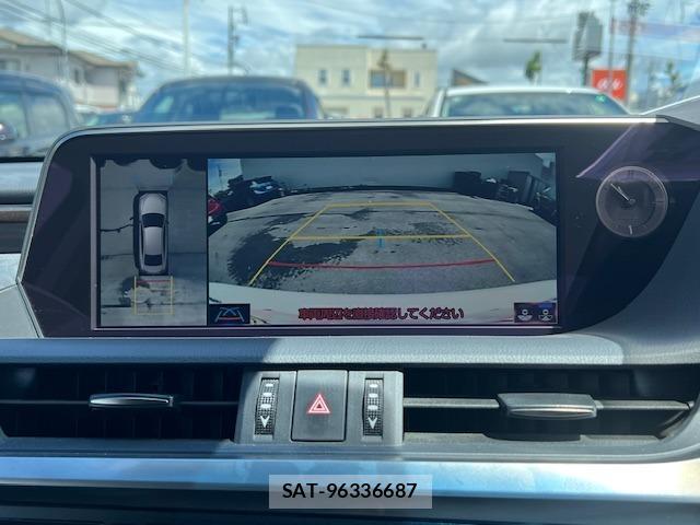 Lexus ES 2021-05 8221324-4