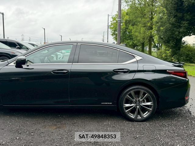 Lexus ES 2019-09 8223792-1