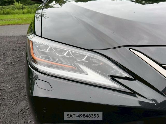 Lexus ES 2019-09 8223792-10