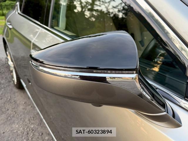 Lexus ES 2019-06 8223799-15