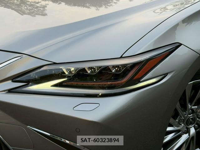 Lexus ES 2019-06 8223799-4