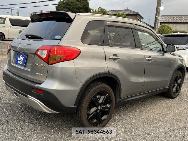 Suzuki ESCUDO 2017-08 8218307-12