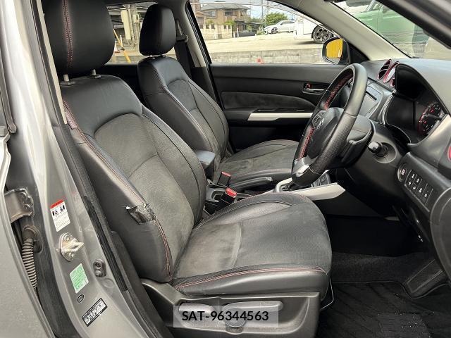 Suzuki ESCUDO 2017-08 8218307-19