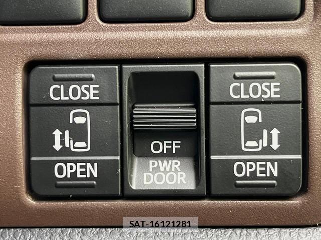 Toyota ESQUIRE 2015-04 8216268-4