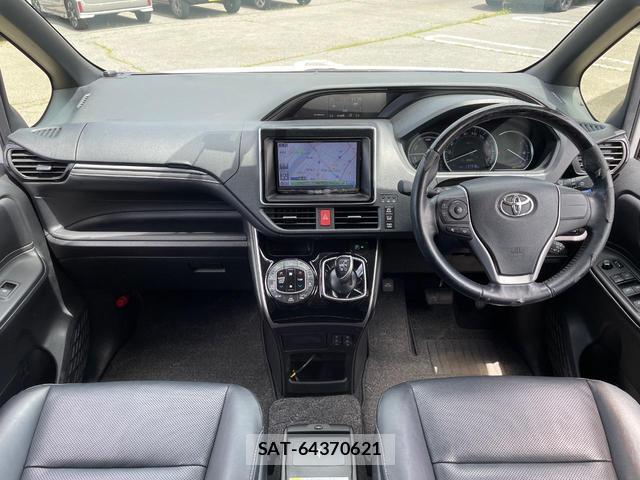 Toyota ESQUIRE 2015-06 8216878-1