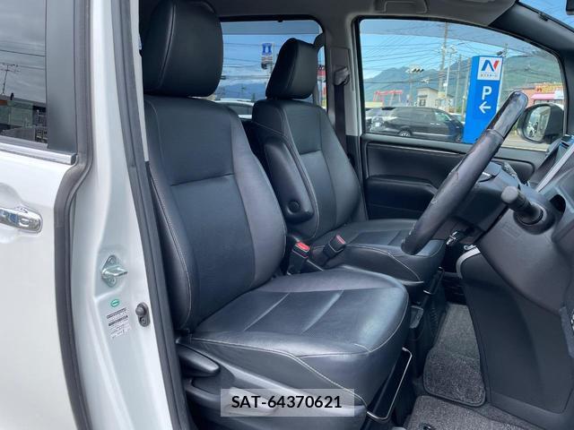 Toyota ESQUIRE 2015-06 8216878-7