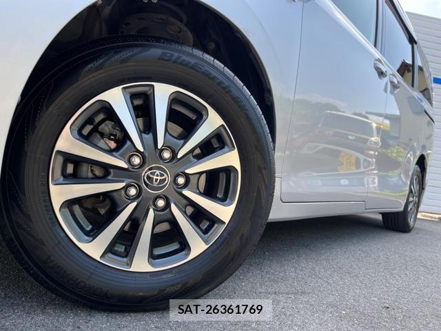 Toyota ESQUIRE 2017-12 8216928-12
