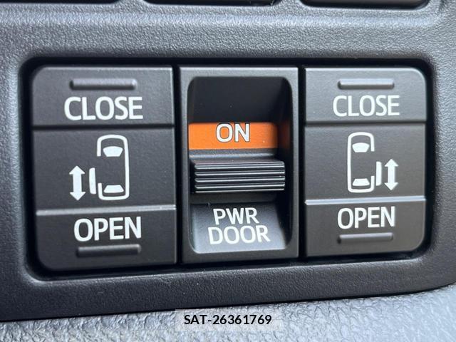 Toyota ESQUIRE 2017-12 8216928-5