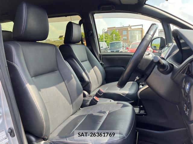 Toyota ESQUIRE 2017-12 8216928-6