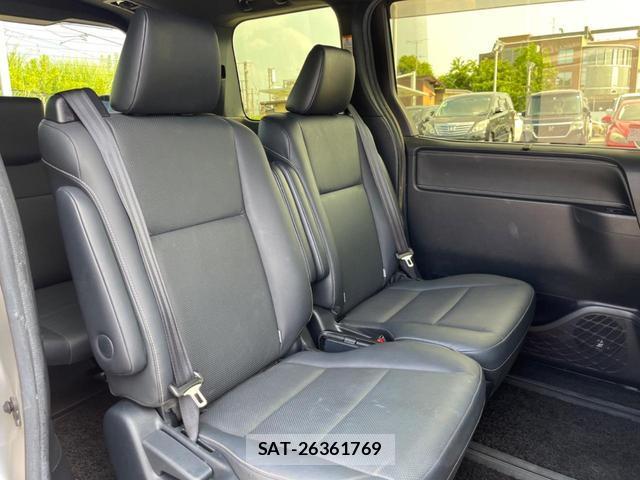 Toyota ESQUIRE 2017-12 8216928-7