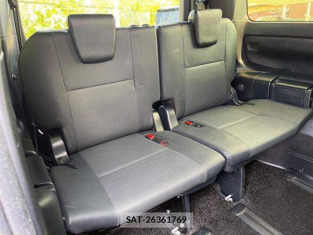 Toyota ESQUIRE 2017-12 8216928-8