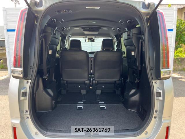 Toyota ESQUIRE 2017-12 8216928-9