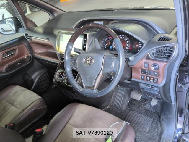 Toyota ESQUIRE 2018-06 8217554-2