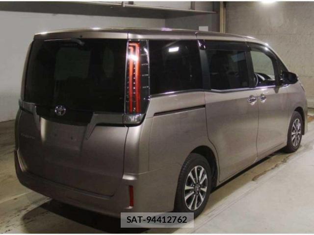 Toyota ESQUIRE 2017-10 8218004-1