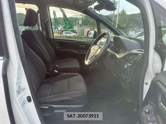 Toyota ESQUIRE 2016-03 8218170-10