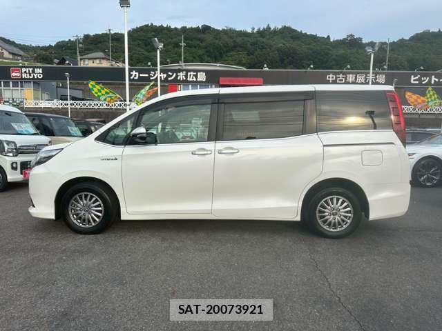 Toyota ESQUIRE 2016-03 8218170-11