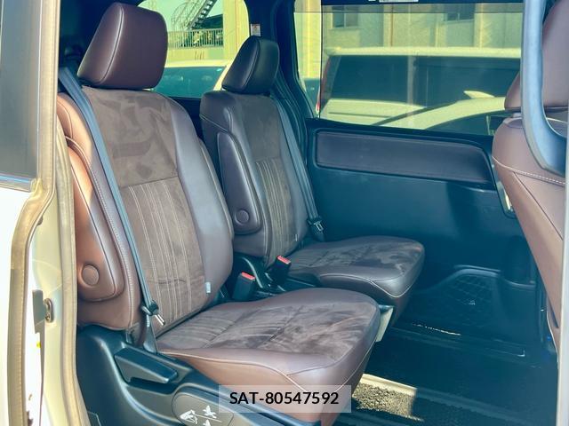 Toyota ESQUIRE 2018-03 8219215-12