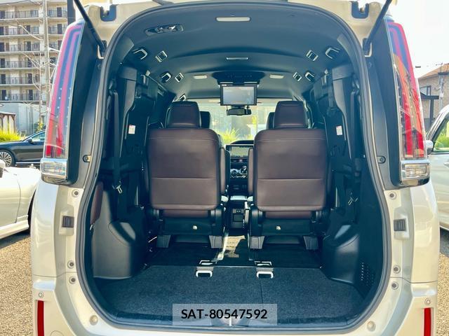 Toyota ESQUIRE 2018-03 8219215-18
