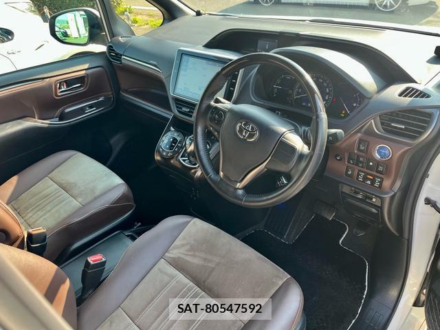 Toyota ESQUIRE 2018-03 8219215-19
