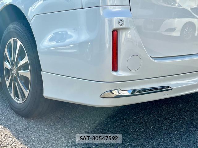 Toyota ESQUIRE 2018-03 8219215-8