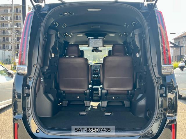 Toyota ESQUIRE 2019-03 8219216-19