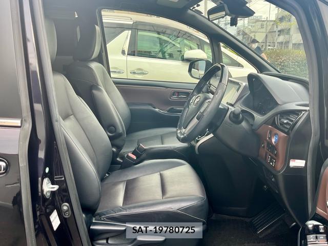 Toyota ESQUIRE 2017-09 8219218-10