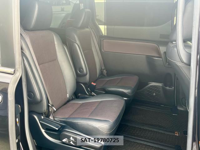 Toyota ESQUIRE 2017-09 8219218-12