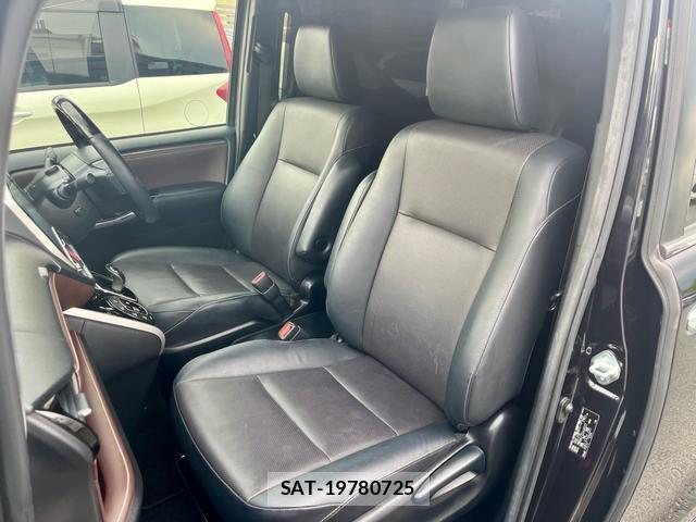 Toyota ESQUIRE 2017-09 8219218-15