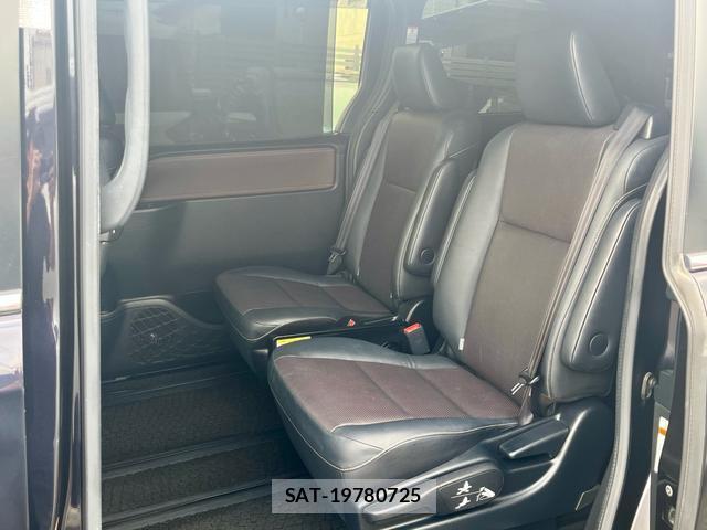 Toyota ESQUIRE 2017-09 8219218-16