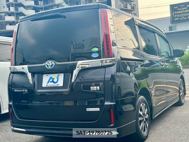 Toyota ESQUIRE 2017-09 8219218-2
