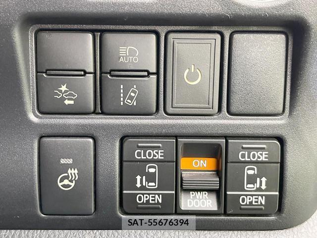 Toyota ESQUIRE 2019-06 8220131-4