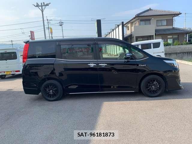 Toyota ESQUIRE 2017-02 8220313-9