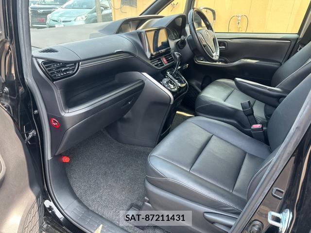 Toyota ESQUIRE 2016-11 8220582-13