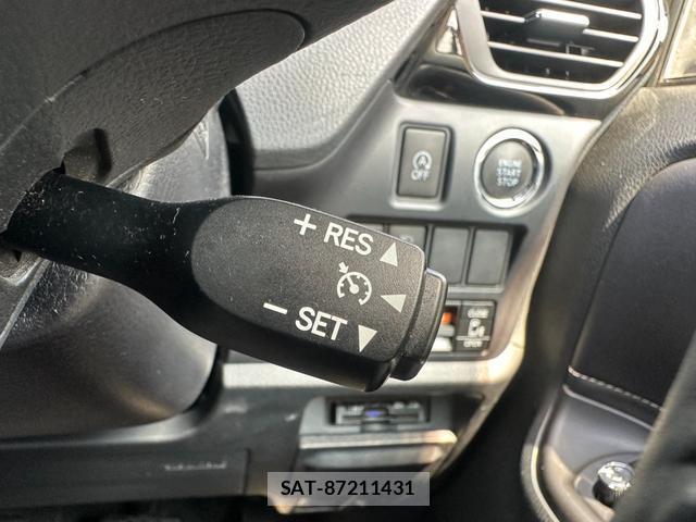 Toyota ESQUIRE 2016-11 8220582-4