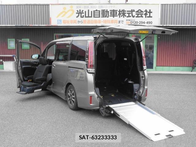 Toyota ESQUIRE 2017-09 8221812-0