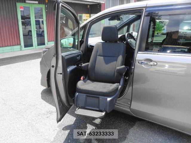 Toyota ESQUIRE 2017-09 8221812-15