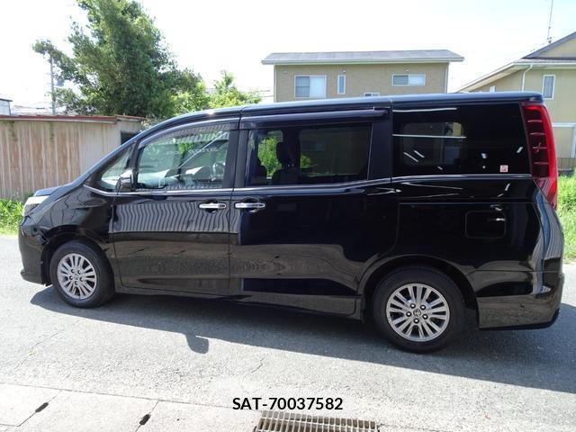 Toyota ESQUIRE 2017-03 8222505-17
