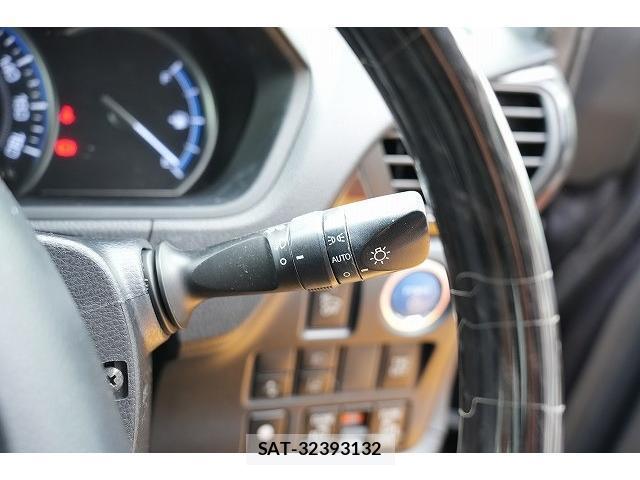 Toyota ESQUIRE 2017-02 8223264-11